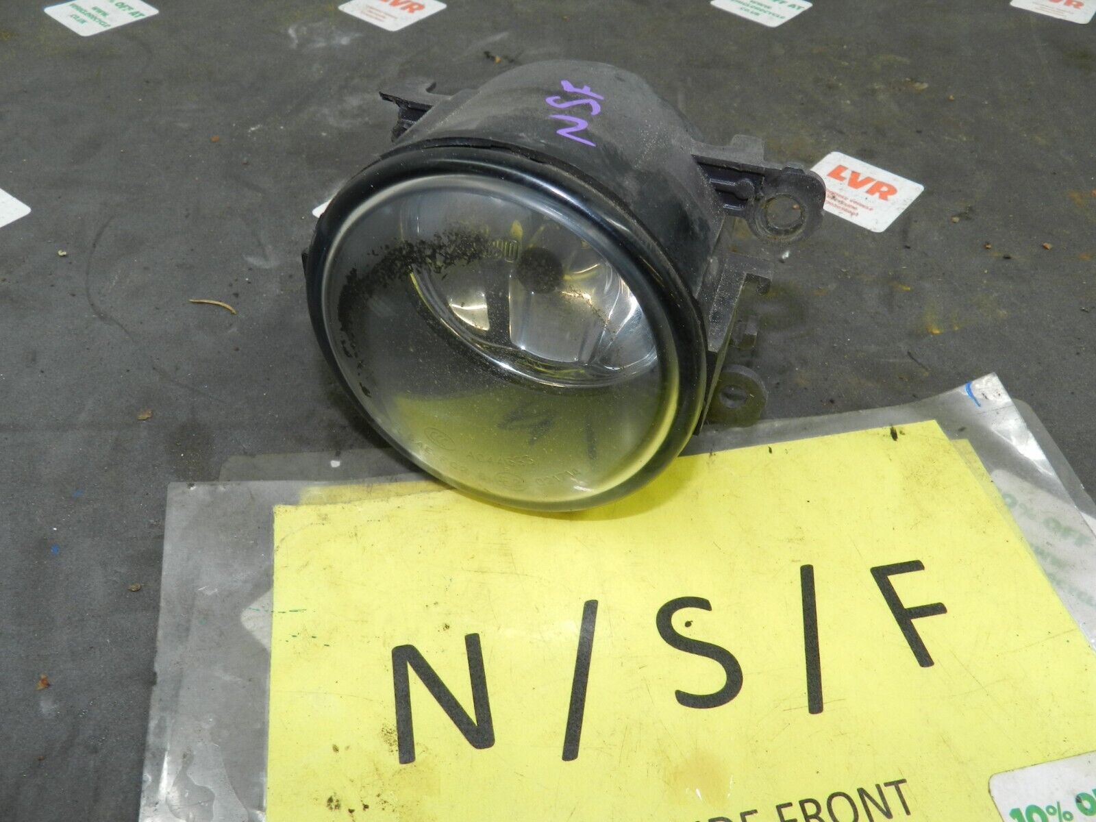 2008 FORD FOCUS CC CONVERTIBLE. PASSENGER SIDE FRONT FOG LIGHT