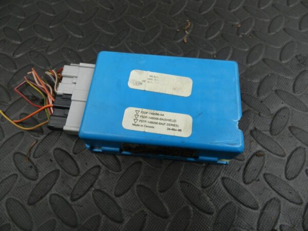 147. JAGUAR XJ6 XJ40. DIAGNOSTIC MODULE / LNA2278AA AIR BAG ECU BROKEN TOP