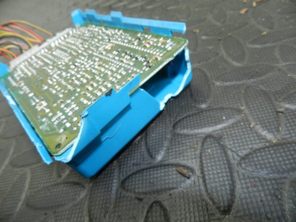 147. JAGUAR XJ6 XJ40. DIAGNOSTIC MODULE / LNA2278AA AIR BAG ECU BROKEN TOP - Image 3