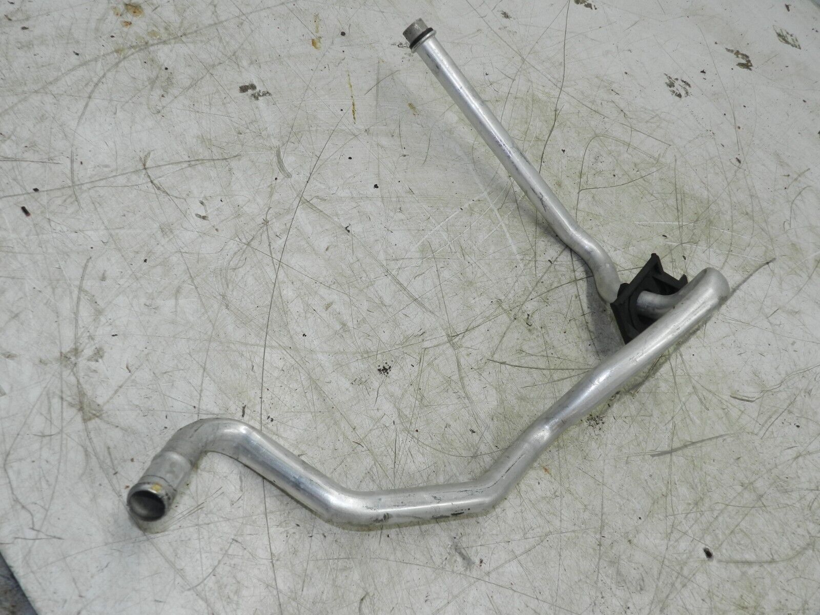 (141) MERCEDES E CLASS SALOON W210. COOLANT HEATER MATRIX PIPES