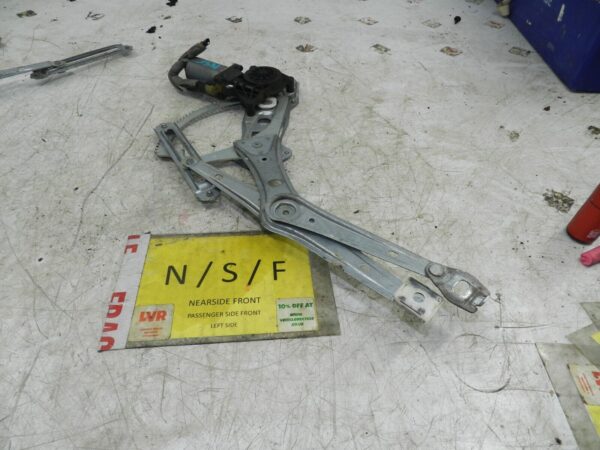 (141) MERCEDES E CLASS SALOON W210 PASSENGER SIDE FRONT WINDOW REGULATOR + MOTOR