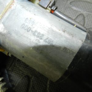 147. JAGUAR XJ6 XJ40. DRIVER SIDE FRONT WINDOW REGULATOR ELECTRIC
