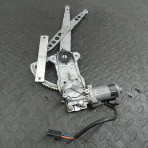 147. JAGUAR XJ6 XJ40. DRIVER SIDE REAR WINDOW REGULATOR ELECTRIC