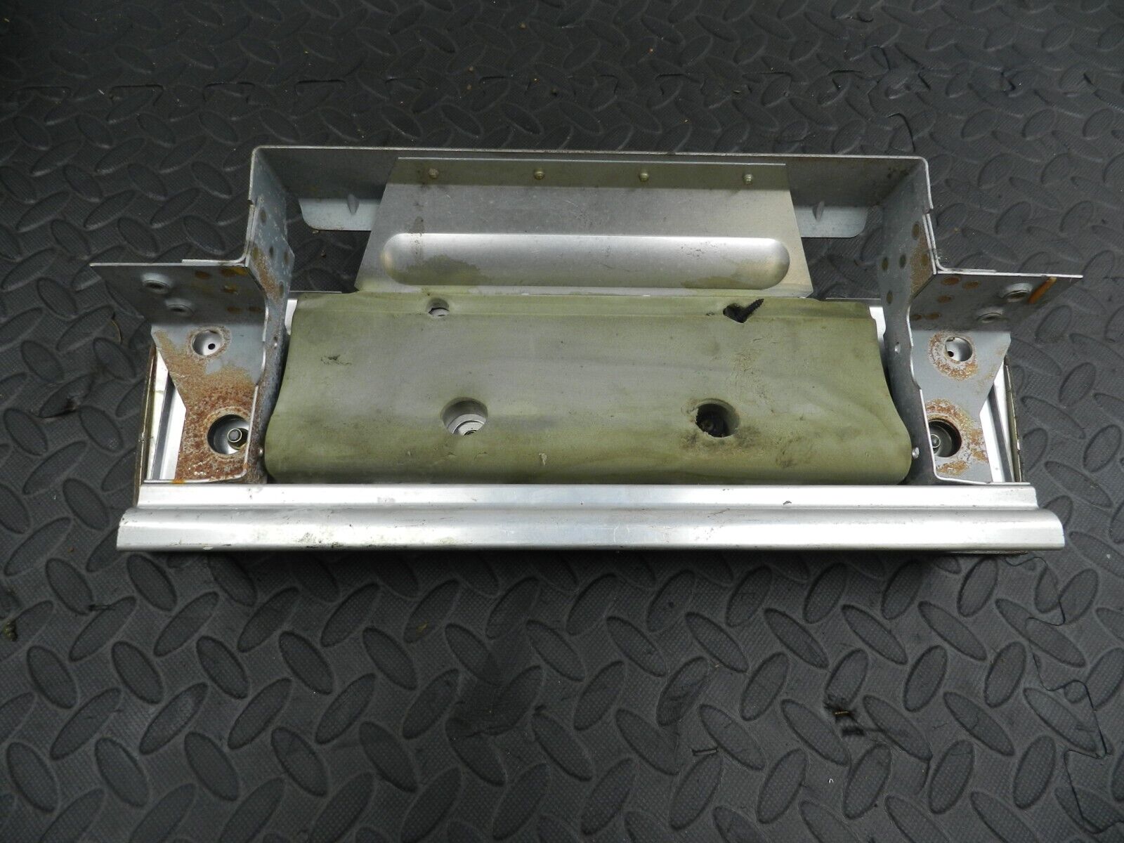 147. JAGUAR XJ6 XJ40. DASH BOARD AIR BAG WOOD PANEL - Image 2