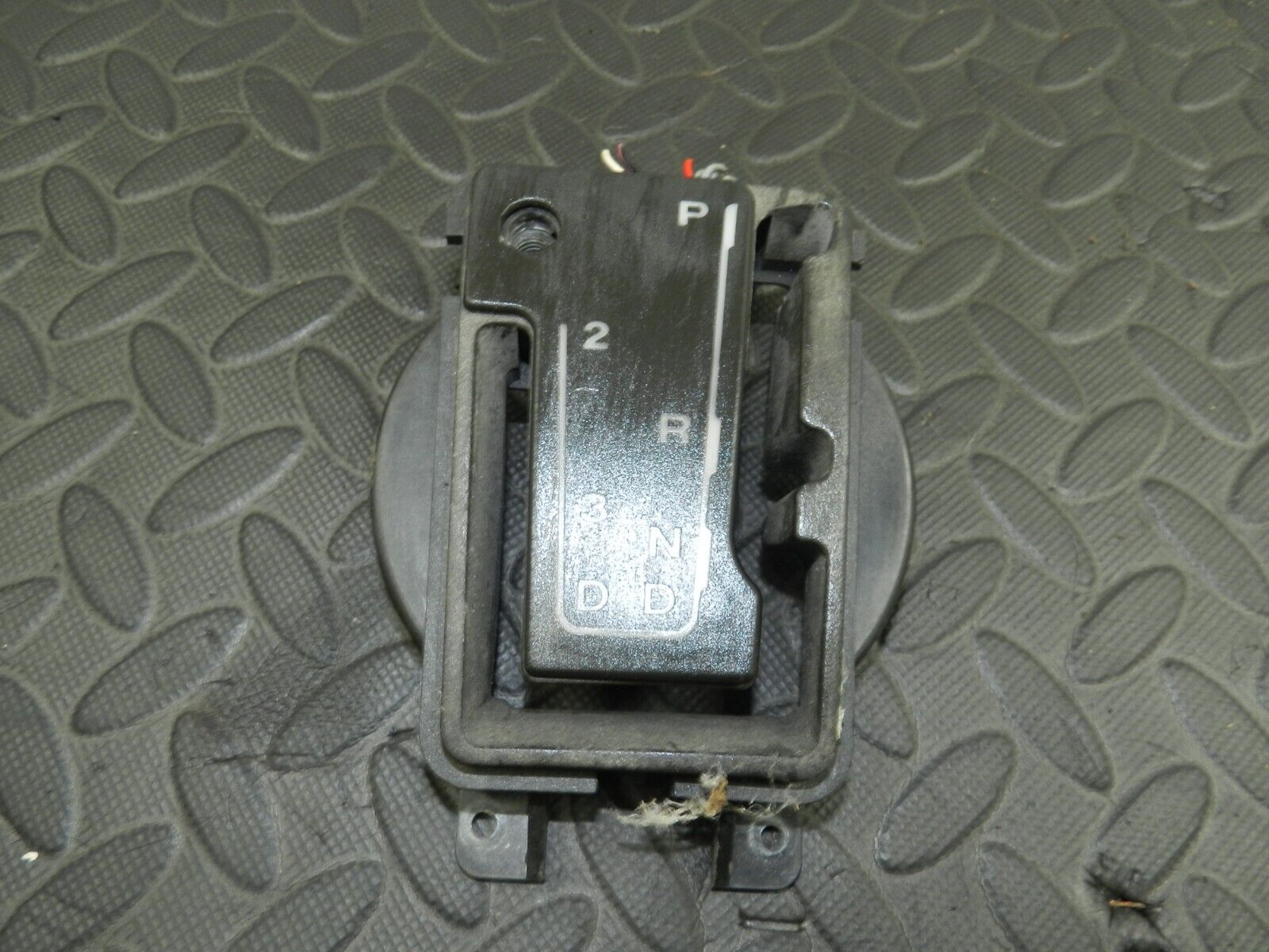 147. JAGUAR XJ6 XJ40. AUTOMATIC GEAR SELECTOR WOOD TRIM