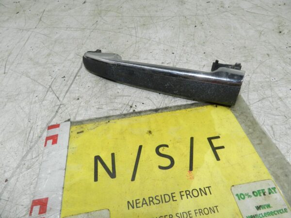 (141) MERCEDES E CLASS SALOON W210. PASSENGER SIDE FRONT DOOR EXTERNAL HANDLE - Image 2