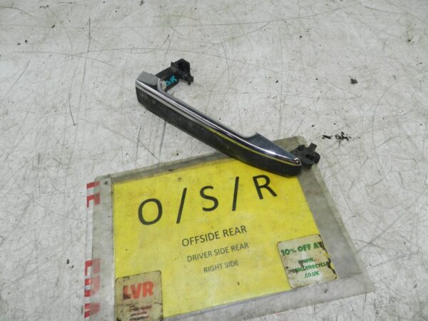 (141) MERCEDES E CLASS SALOON W210. DRIVER SIDE REAR DOOR EXTERNAL HANDLE - Image 3