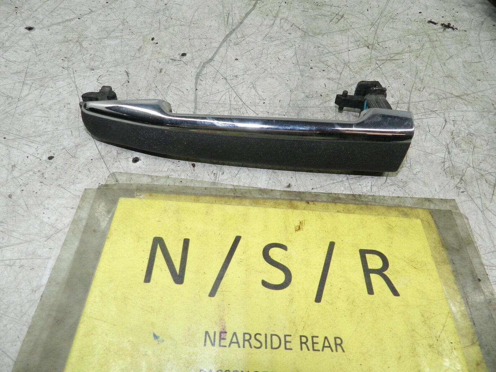 (141) MERCEDES E CLASS SALOON W210. PASSENGER SIDE REAR EXTERNAL DOOR HANDLE