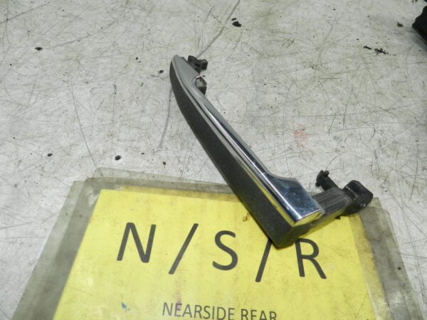(141) MERCEDES E CLASS SALOON W210. PASSENGER SIDE REAR EXTERNAL DOOR HANDLE - Image 2