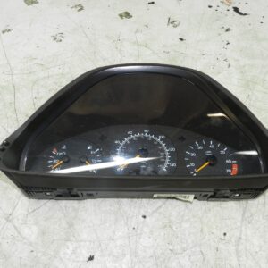 (141) MERCEDES E CLASS SALOON W210. SPEEDO SPEEDOMETER BONNET CLUSTER CLOCK
