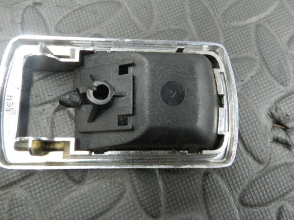 147. JAGUAR XJ6 XJ40. DOOR HANDLE SURROUND - Image 2