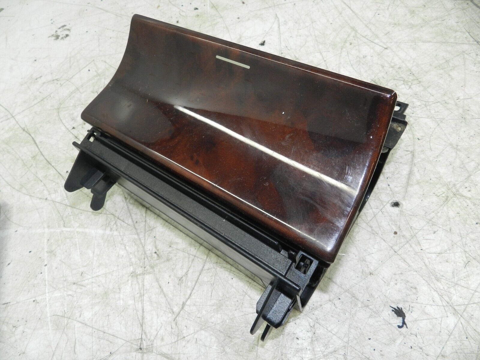 (141) MERCEDES E CLASS SALOON W210. WOOD TRIM ASH TRAY - Image 2