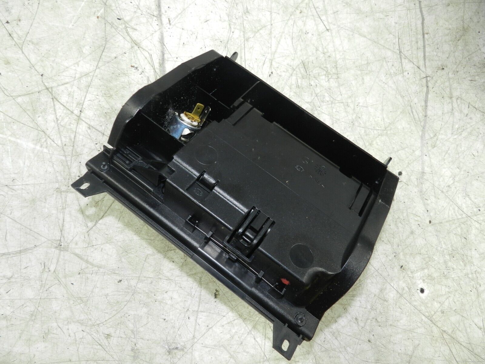 (141) MERCEDES E CLASS SALOON W210. WOOD TRIM ASH TRAY - Image 4