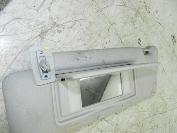 (141) MERCEDES E CLASS SALOON W210. PASSENGER SIDE SUN VISOR - Image 4