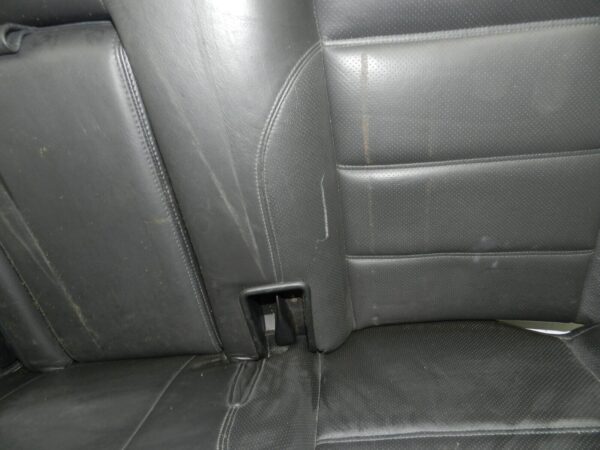 147. JAGUAR XJ6 XJ40. BLACK LEATHER REAR SEATS - Image 2
