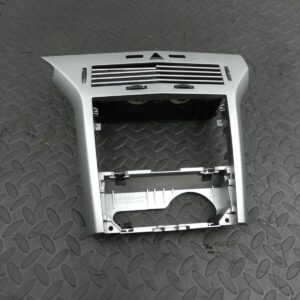 (144) 2009 VAUXHALL ASTRA H. CENTRE CONSOLE WITH VENTS