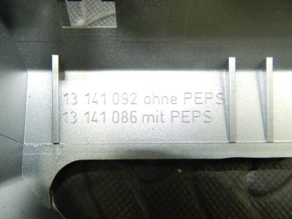 (144) 2009 VAUXHALL ASTRA H. CENTRE CONSOLE WITH VENTS - Image 2