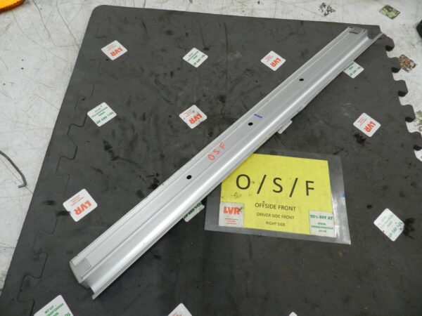 134. 1997-2002 JAGUAR XJ8. DRIVER SIDE FRONT FLOOR SILL TRIM - Image 2