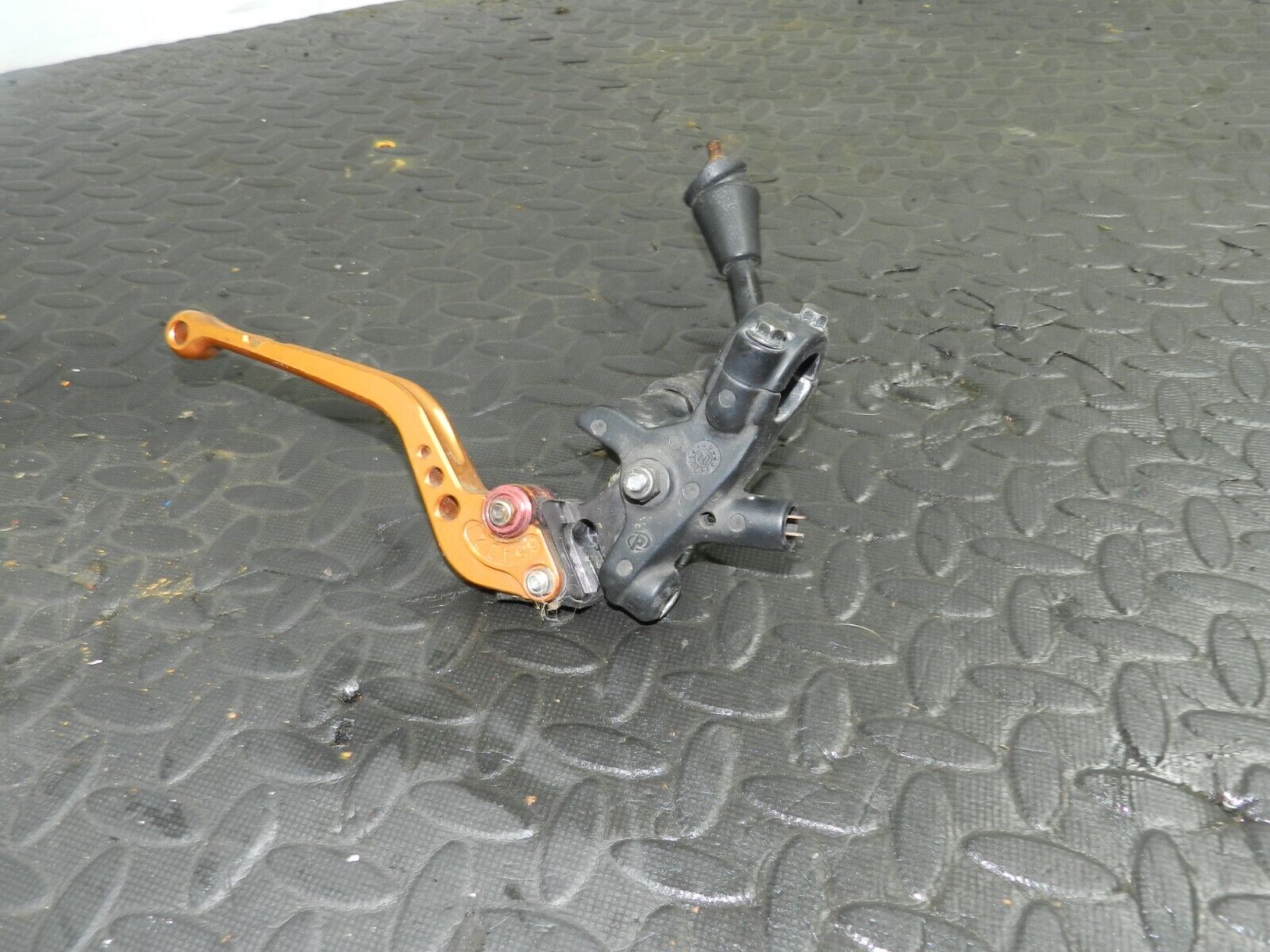 2005 HONDA HORNET CB600FS. CLUTCH LEVER