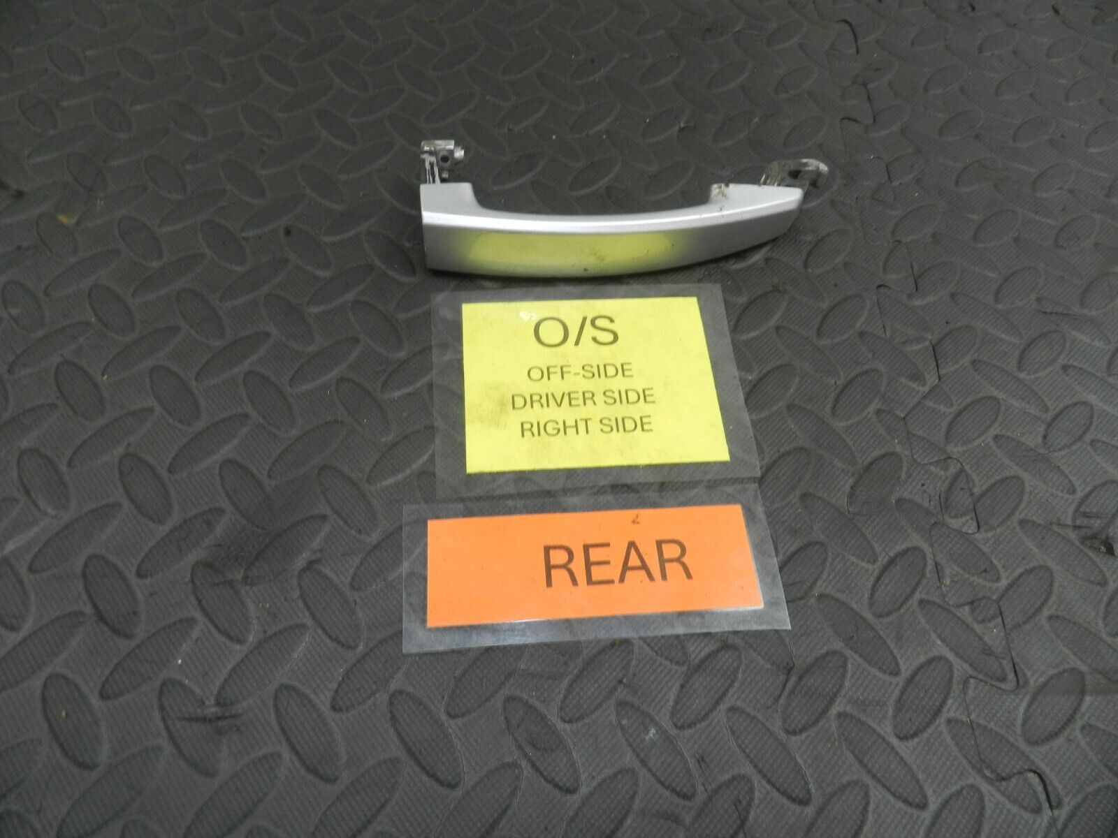 (144) 2009 VAUXHALL ASTRA H. DRIVER SIDE REAR DOOR EXTERNAL HANDLE SILVER