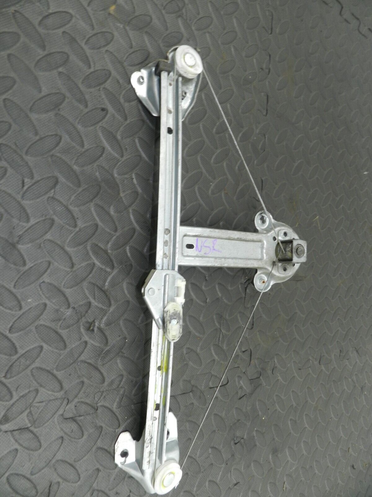 (144) 2009 VAUXHALL ASTRA H. PASSENGER SIDE REAR WINDOW REGULATOR MANUAL - Image 2