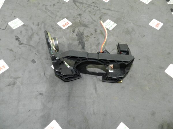 134. 1997-2002 JAGUAR XJ8. FRAME WITH SPEAKER - Image 2