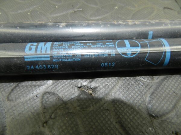 (144) 2009 VAUXHALL ASTRA H. BOOT LID GAS STRUTS - Image 3