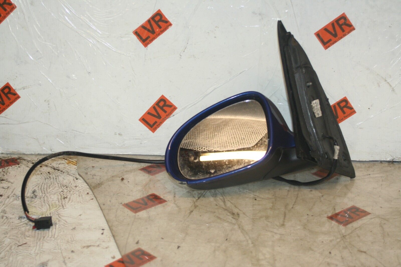2005 VOLKSWAGEN GOLF MK5. PASSENGER WING MIRROR IN BLUE 1K2857501