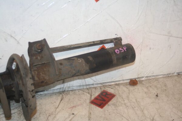 2005 VOLKSWAGEN GOLF MK5. DRIVER SIDE FRONT SUSPENSION UNIT - Image 2