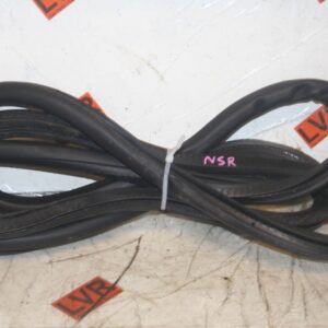 2005 VOLKSWAGEN GOLF MK5. PASSENGER SIDE REAR DOOR RUBBER SEAL