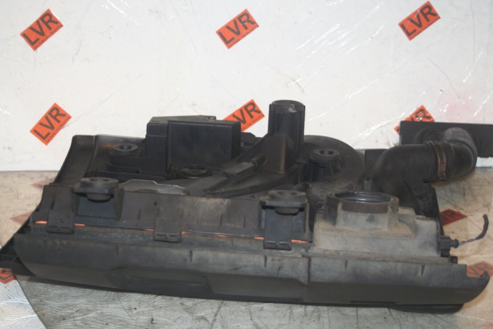 2005 VOLKSWAGEN GOLF MK5. FSi ENGINE COVER AIR FILLER HOUSING BOX - Image 2
