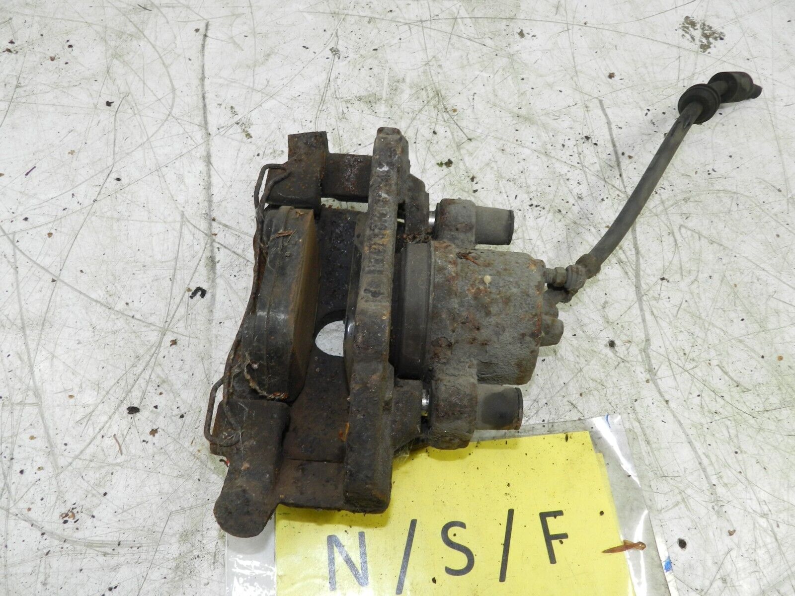 2008 FORD FOCUS CC CONVERTIBLE. PASSENGER SIDE FRONT CALIPER + CARRIER - Image 2