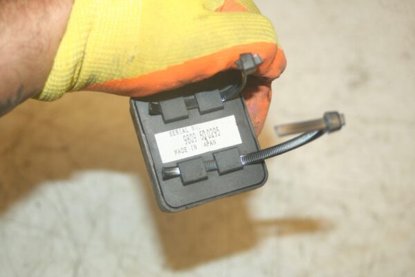 (98) TOYOTA RAV 4 MK1. 08192-00970 GLASS BREAKAGE SENSOR - Image 4