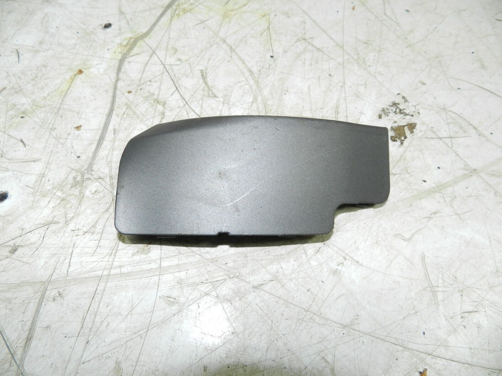 (129) 2005 HONDA JAZZ. PLASTIC HOUSING TRIM COVER