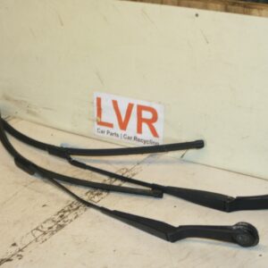 (6B) 2013 FORD FOCUS 1.0 ECOBOOST. WIPER ARMS