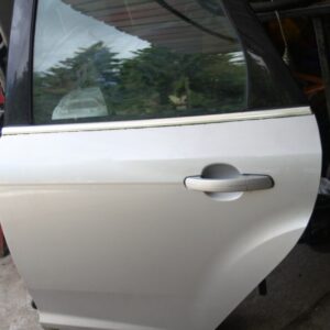 (6B) 2013 FORD FOCUS 1.0 ECOBOOST. PASSENGER SIDE REAR DOOR WIRING DAMAGED