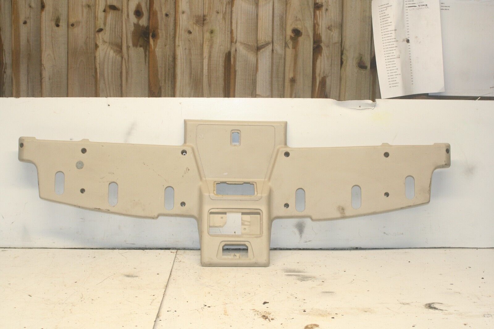 2001 LAND ROVER DISCOVERY 2 TD5. FRONT ROOF PANEL TRIM