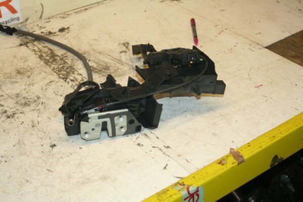(6B) 2013 FORD FOCUS 1.0 ECOBOOST. PASSENGER SIDE FRONT DOOR LOCK NEAR SIDE NSF - Image 5