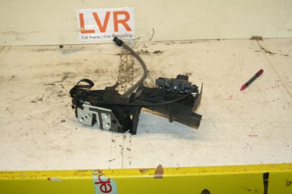(6B) 2013 FORD FOCUS 1.0 ECOBOOST. PASSENGER SIDE FRONT DOOR LOCK NEAR SIDE NSF - Image 6