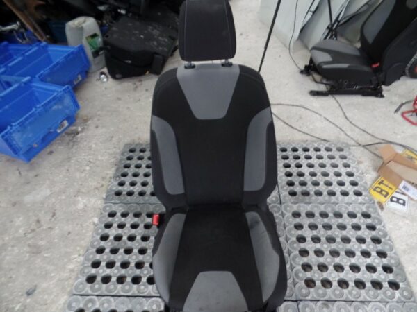 2013 MK3 Ford Focus Passenger Front Seat Black / Grey Cloth