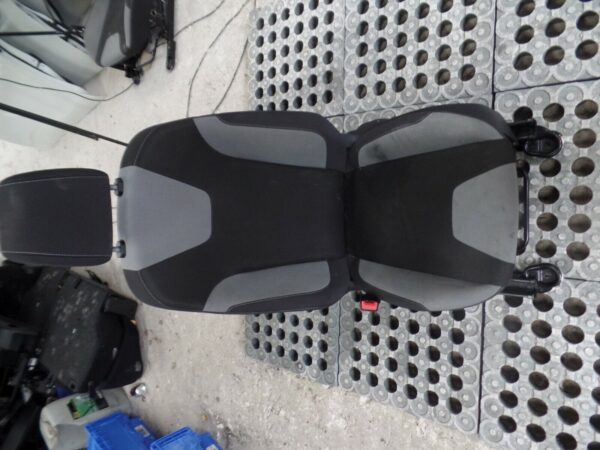 2013 MK3 Ford Focus Passenger Front Seat Black / Grey Cloth - Image 2