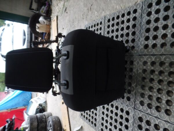 2013 MK3 Ford Focus Passenger Front Seat Black / Grey Cloth - Image 4