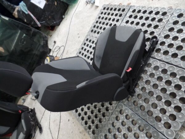 2013 MK3 Ford Focus Passenger Front Seat Black / Grey Cloth - Image 5