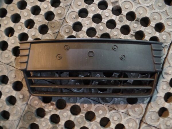 2013 MK3 Ford Focus Front Bumper Center Lower Bumper Grille Cover BM51-17K945AE