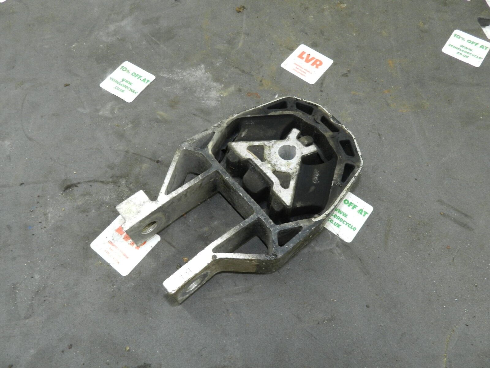 2008 FORD FOCUS CC CONVERTIBLE. LOWER ENGINE MOUNT