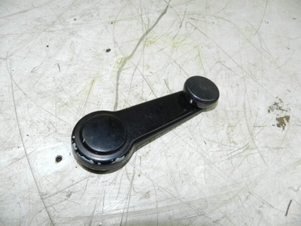 (129) 2005 HONDA JAZZ. REAR MANUAL WINDOW WINDER HANDLE