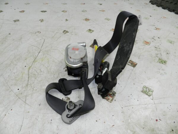 (129) 2005 HONDA JAZZ. DRIVER SIDE FRONT SEAT BELT