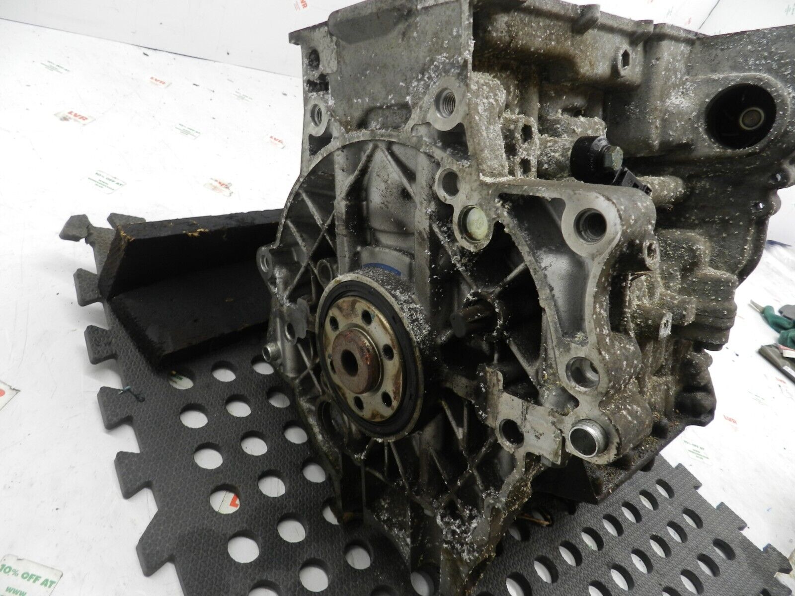 VOLKSWAGON POLO 9N. ENGINE BOTTOM END BLOCK 03D103019M - Image 3