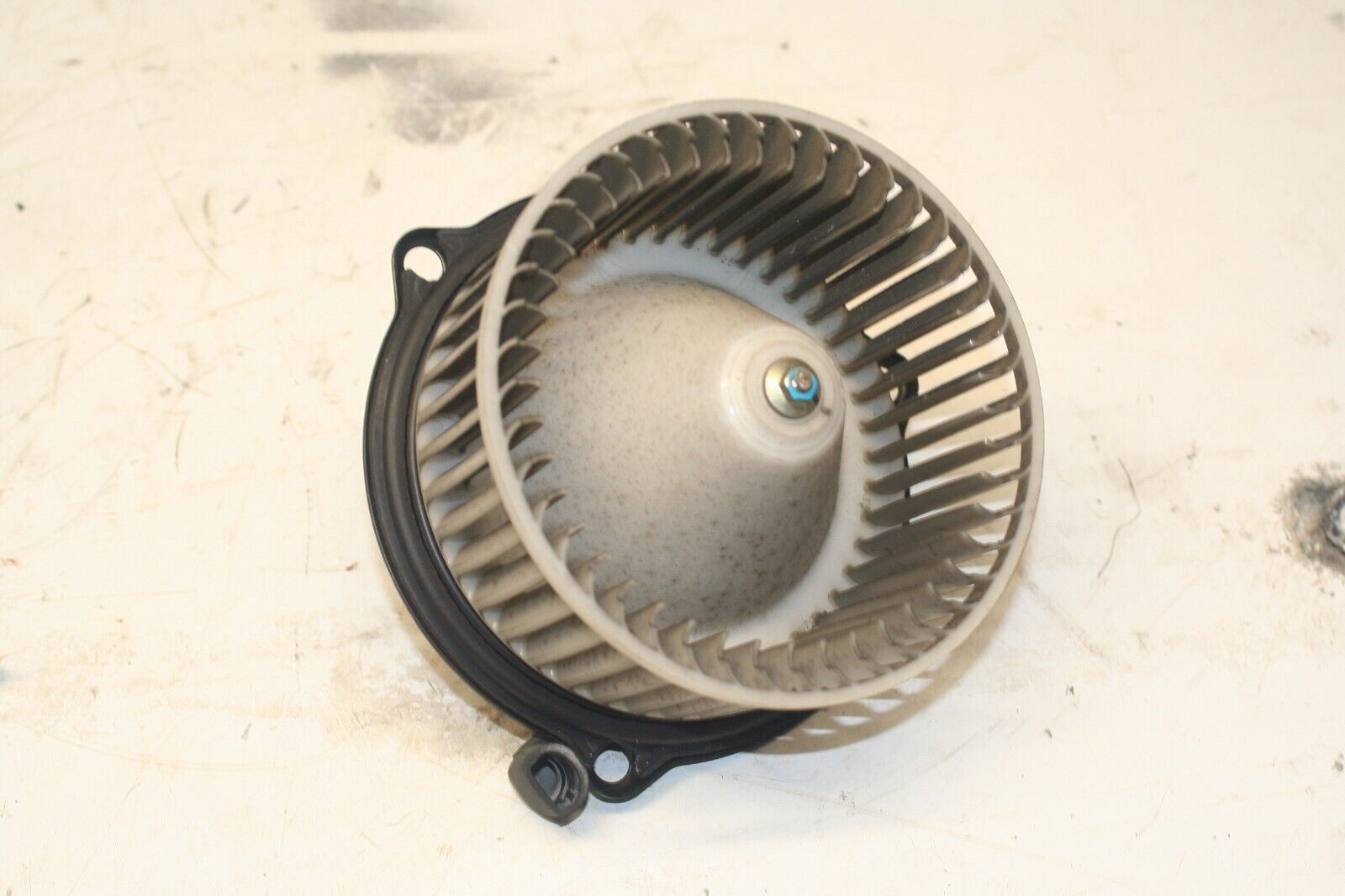 2001 LAND ROVER DISCOVERY 2 TD5. HEATER BLOWER FAN MOTOR REAR AIR CON AC - Image 2