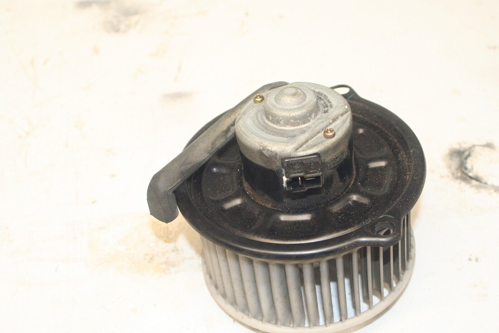 2001 LAND ROVER DISCOVERY 2 TD5. HEATER BLOWER FAN MOTOR REAR AIR CON AC - Image 3